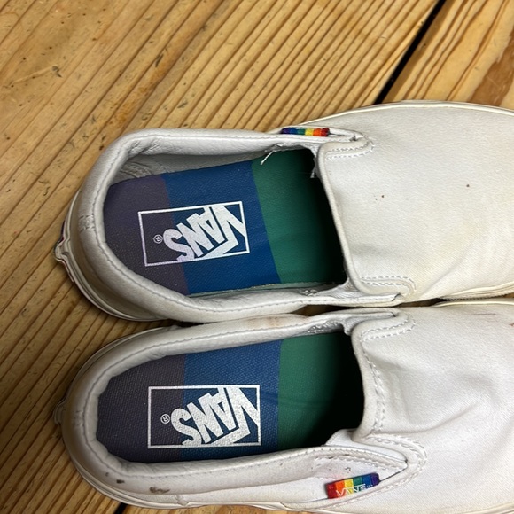 Vans - Picture 3 of 4